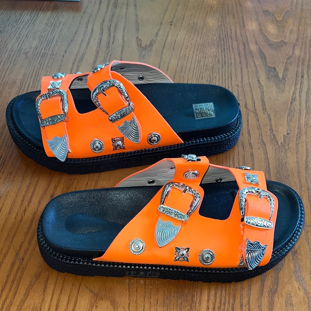 Women Sandals with Decorative Buckles - Picture 4 of 6
